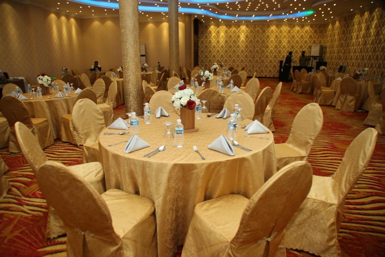 Polhena Grand Resort & Banquet Matara Luaran gambar